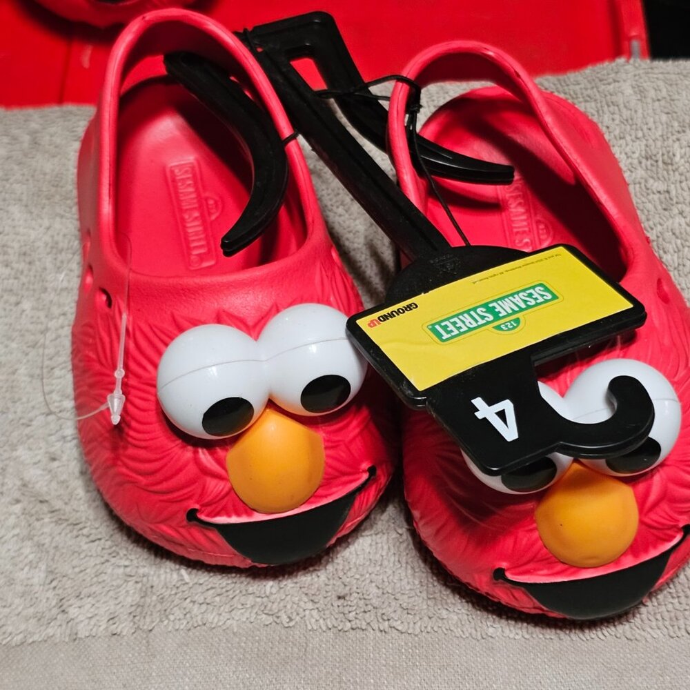 size 4 Elmo Cloggs